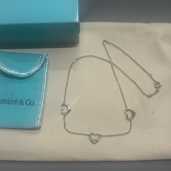 Authentic Tiffany & co three heart necklace - Picture 4 of 4